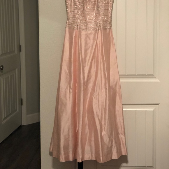 Dress - Picture 5 of 6